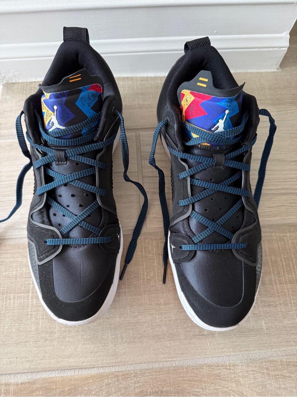 Nike Air Jordan XXXVll Low Men’s Sneakers with Multicolor Tongue